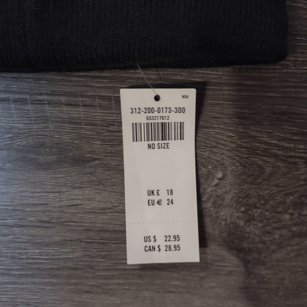 Hollister Black and Green Knit Beanie - Picture 3 of 3